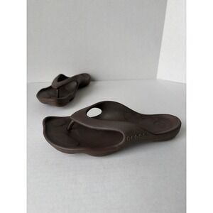 Crocs Almost Barefoot Flip Flops Dark Brown Thong Sandals Womens 7 Summer Slides